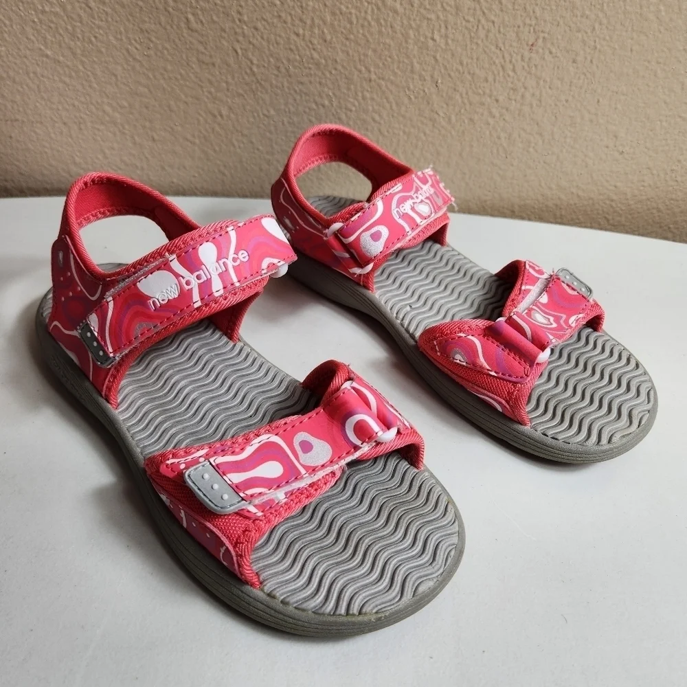 New Balance |Girls 6/Womens 8| PinkAbstract Print Open Toe Water Sandals